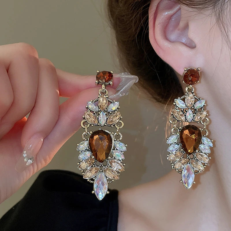 Vintage Full Rhinestone Women's Earrings Luxury Leaf Shaped Palace Earrings European And American Ear Jewelry For Party Wedding