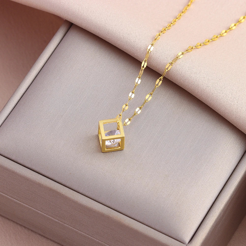 New In Sweet Sexy Beating Heart Series Pendant Necklaces For Women Luxury Fashion Female Stainless Steel Clavicle Chain Jewelry