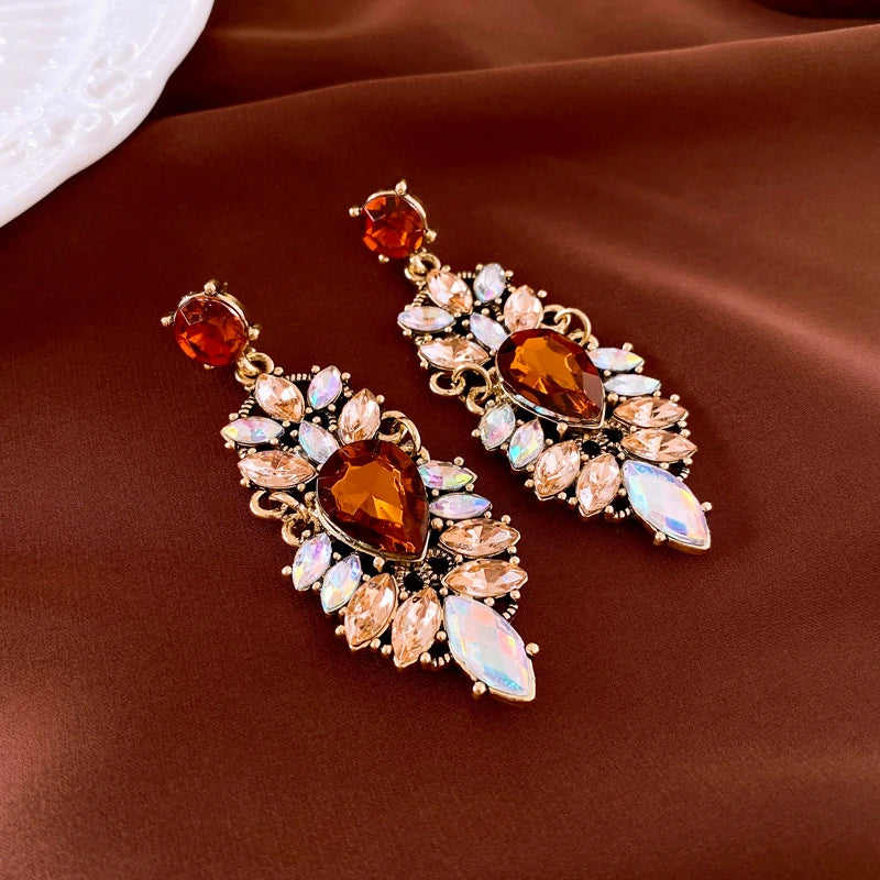 Vintage Full Rhinestone Women's Earrings Luxury Leaf Shaped Palace Earrings European And American Ear Jewelry For Party Wedding
